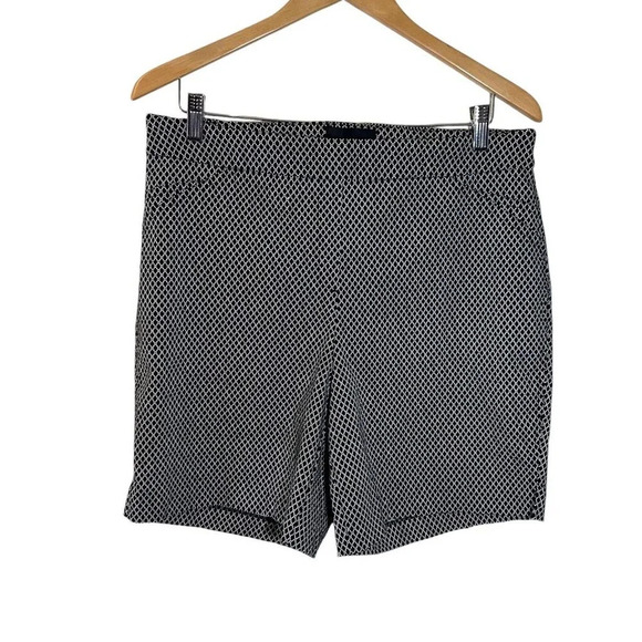 Cynthia Rowley Black and White Shorts Plus Size 16W Stretch Geometric Diamond - Picture 1 of 6